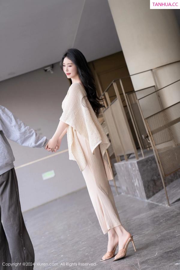 陈若依 抖娘利世 [XiuRen]高清写真图 2024.05.17 No.8559 利世 黑丝美腿第13张图片